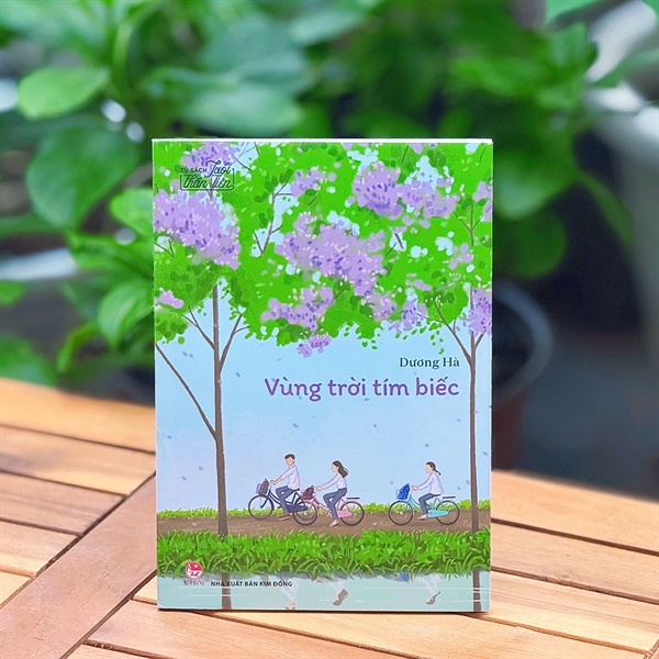 Vùng trời tím biếc
